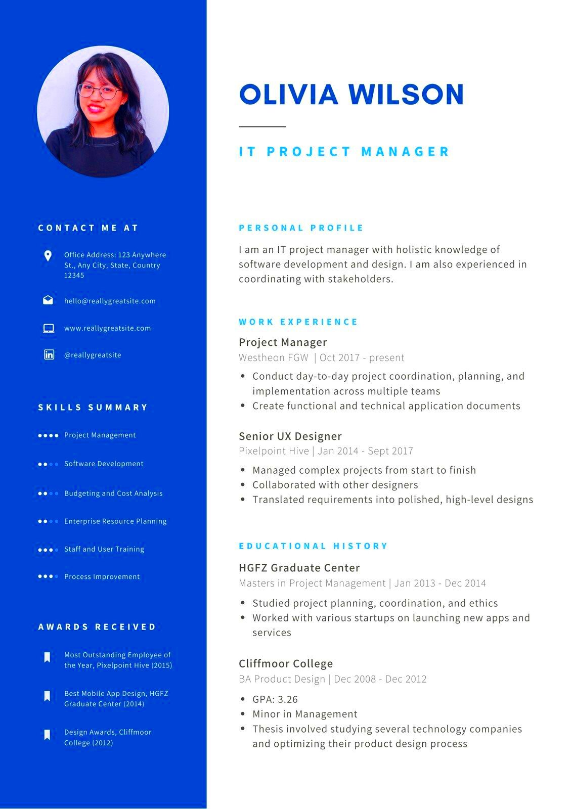 Free professional resume templates to customize Canva