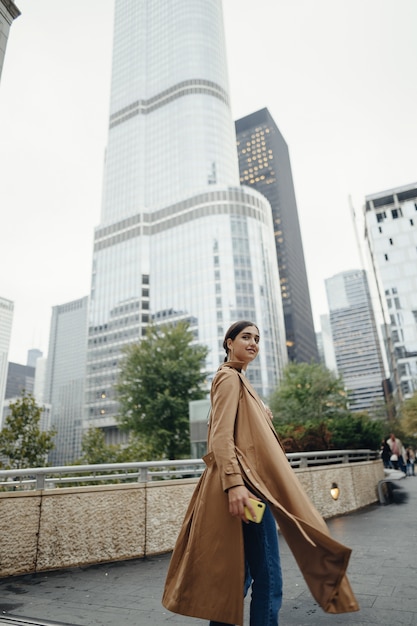 Woman Exploring the Streets of Chicago – Free Download, Free Stock Photo