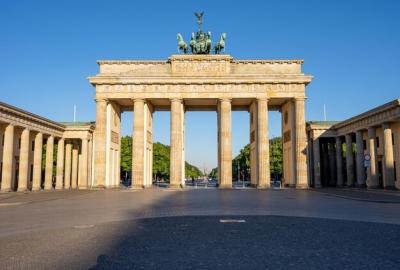 The Iconic Brandenburg Gate in Berlin at Dawn – Free Stock Photo for Download