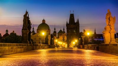 Charles Bridge in Prague at Summer Sunrise – Free Stock Photo, Download Free