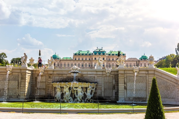 Stunning View of the Fountain at Upper Belvedere Gardens in Vienna – Free to Download