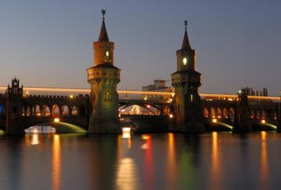 Illuminated Oberbaum Bridge Over River at Night – Free Stock Photo for Free Download