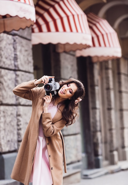 Retro Camera Photography: Woman on the Street – Free Download