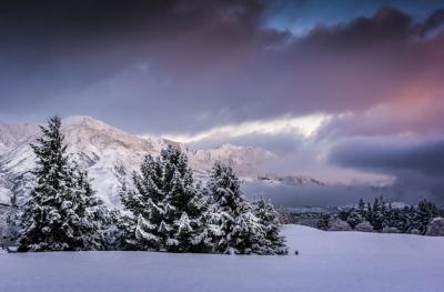 Breathtaking View of a Mountain Range in Wanaka Village, New Zealand – Free Download