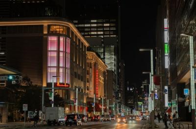 Japan City at Night: Cars and People – Free Stock Photo for Download