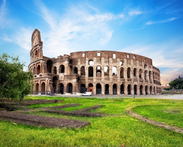 Explore the Ancient Colosseum in Rome Near the Roman Forum – Free Download