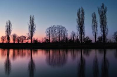 Incredible Sunset on the Muzza River: Beautiful Light Colors and Reflections – Free Download