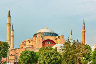 The Hagia Sophia Mosque in Istanbul at Evening: Iconic Turkish Landmark – Free Download