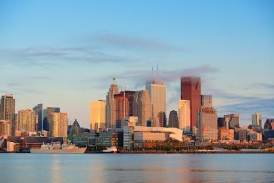 Toronto Sunrise Over Lake: Cloud and Sunlight Reflection – Free Download