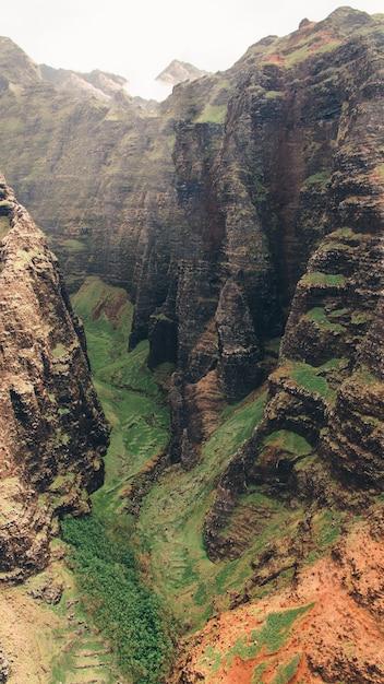 Breathtaking Mountain Cliffs in Kauai, Hawaii – Free Stock Photo for Download