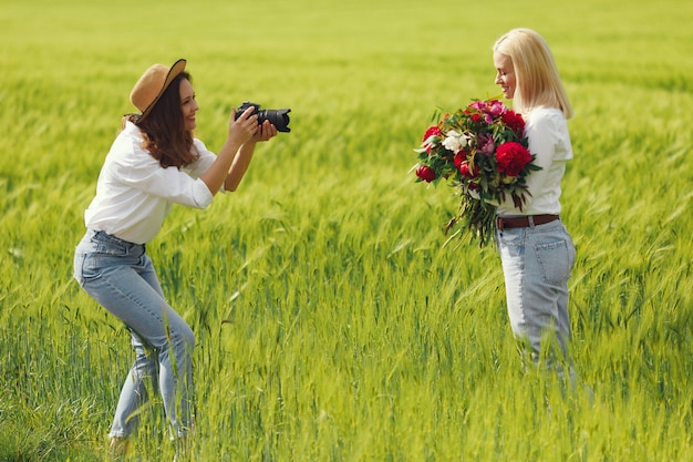 Photoshoot for Women: Stunning Free Stock Photos for Your Projects – Download Free