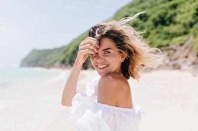 Adorable Blonde Woman at Tropical Island – Free Stock Photo for Download