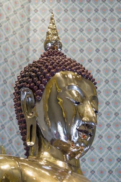 Buddha Statue Crafted in Gold – Free Download