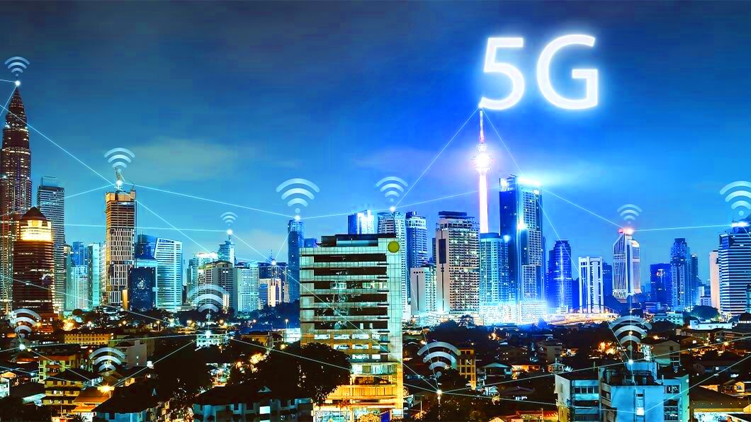 5G Technology and its Potential in Transforming Communication Web 