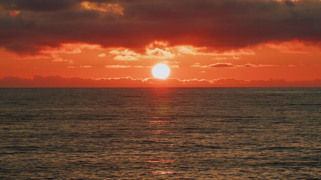 Stunning Golden Hour Seascape: Sunrise Over the Ocean – Free Download