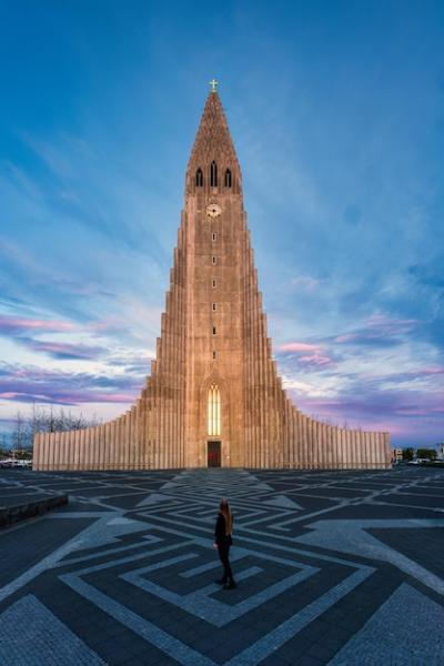 Stunning Sunset Over Hallgrimskirkja Church in Reykjavik, Iceland – Free Stock Photo for Download