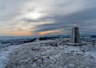 Stunning Snow-Covered Landscape Against a Clear Sky – Free to Download