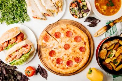 Delicious Fast Food Selection: Pizza, Sandwiches, Shawarma, Salad, Grilled Potatoes & Soup – Free Download