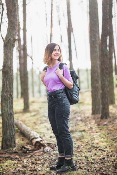 Chic Tourist Gazing into the Distance – Free Stock Photo for Download