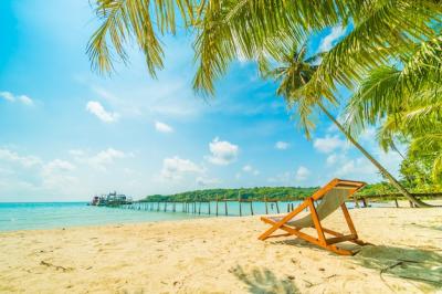 Beautiful Tropical Beach and Sea – Free Stock Photo for Download