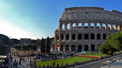 Breathtaking Shot of the Colosseum Amphitheatre in Rome, Italy – Free Download