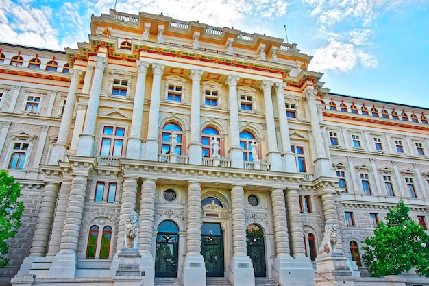 Palace of Justice in Vienna, Austria During Summer – Free Stock Photo, Download for Free