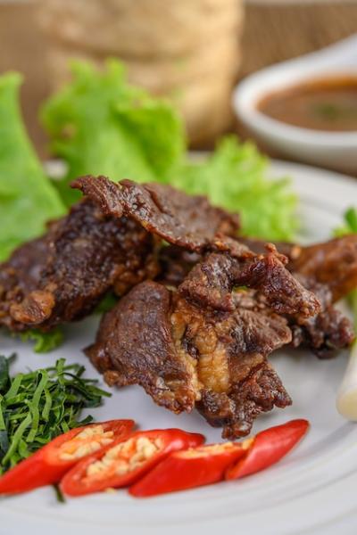 Beef Fried Thai Food with Spring Onion, Kaffir Lime Leaves, and Chilies – Free to Download