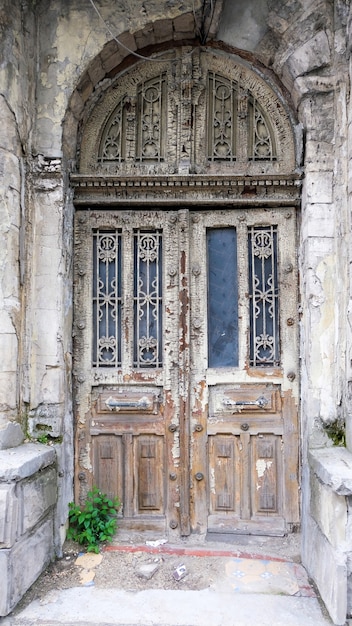 Old Abandoned Residential Building Entrance – Free Stock Photo for Download