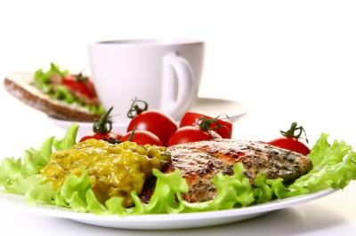 Delicious Meal Garnish with Filet, Vegetables, and Coffee – Download Free Stock Photo