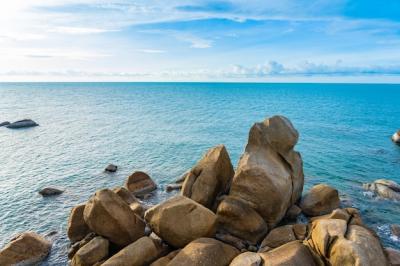 Beautiful Tropical Beach with Rocks – Free Stock Photo for Download