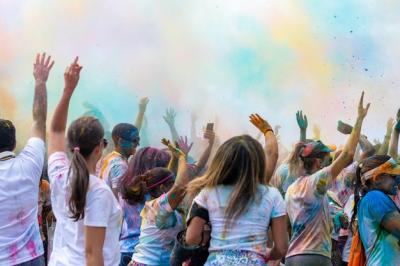 Color Marathon Fun in Salvador Bahia: Free Download of Vibrant Stock Photos