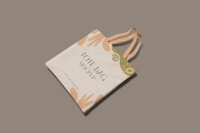 Realistic Tote Bag Mockup – Free Download