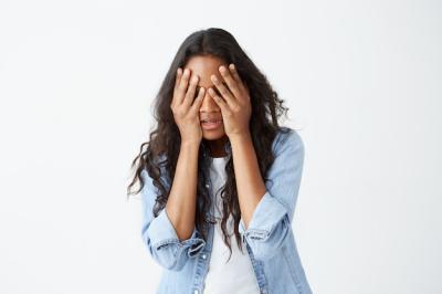 Afro-American Female in Despair After Bad News – Free Stock Photo