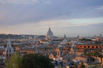 Breathtaking Shot of the Colosseum Amphitheatre in Rome, Italy – Free Download