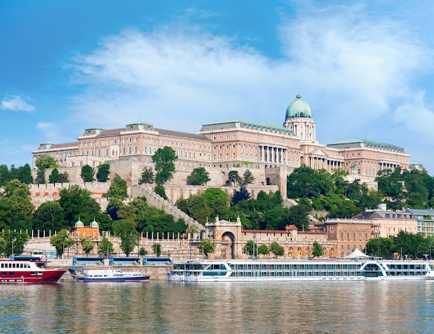 Stunning Morning View of Budapest Royal Palace – Free Stock Photo for Download