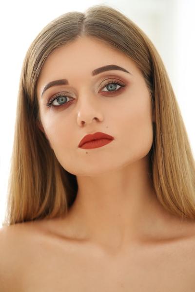 Stunning Portrait of a Beautiful Woman – Free Download