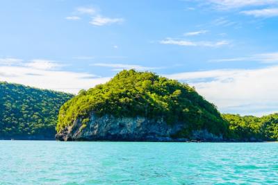 Beautiful Tropical Island and Beach Images – Free Download