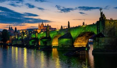 Illuminated Charles Bridge at Sunset in Prague – Free Stock Photo Download