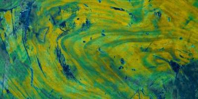 Eclectic and Expressive Painted Dreamscape: A Vibrant Array of Colors and Abstract Forms – Free Stock Photo for Download