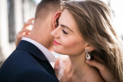 Wedding Day Moments in Budapest – Free Download