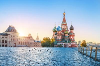 St. Basil’s Cathedral in Moscow Kremlin – Early Autumn Morning with Pigeons | Free Stock Photo Download