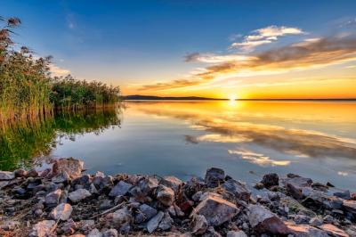 Scenic View of Lake at Sunset – Free Stock Photo for Download