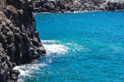Close-up Rocky Coast with Crystalline Water – Free Download