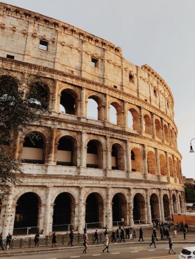 Explore the Roman Colosseum: Free Stock Photos for Download