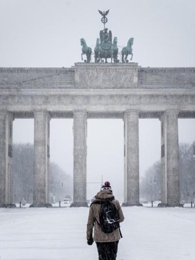 Snowy Day at Brandenburg Gate – Free Stock Photo for Download