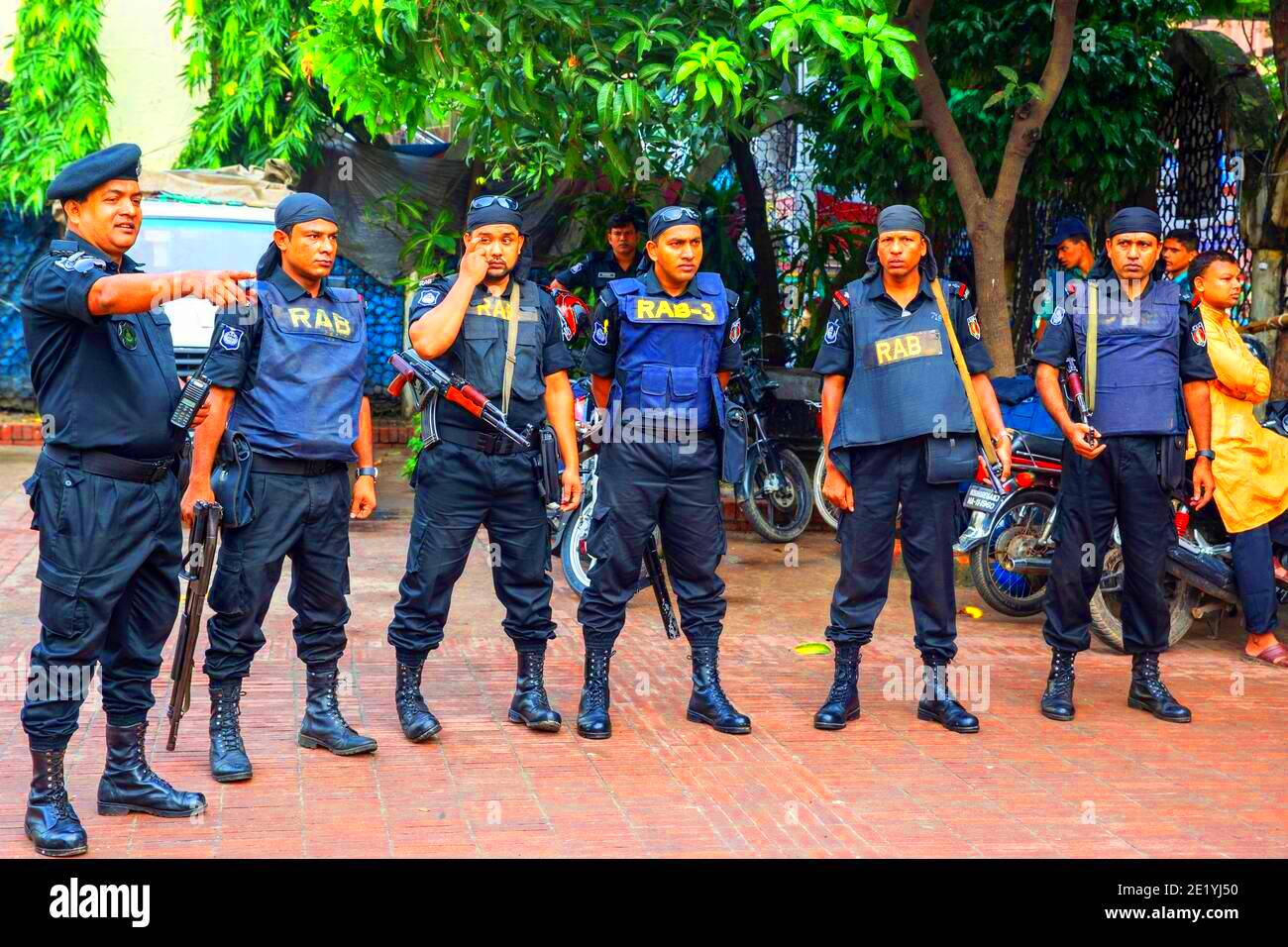 Bangladesh police rab hires stock photography and images Alamy