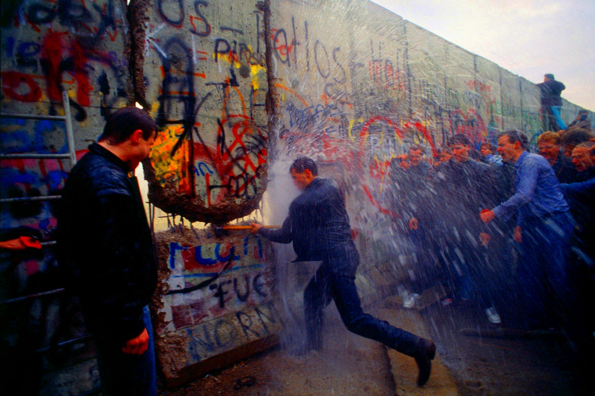 The Fall of the Berlin Wall in Photos An Accident of History That 