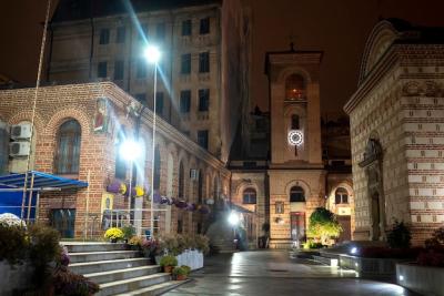 Stunning Nighttime Pedestrian Street in Bucharest, Romania – Free Download