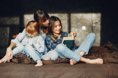 Mother with Daughters at Home – Free Stock Photo for Download