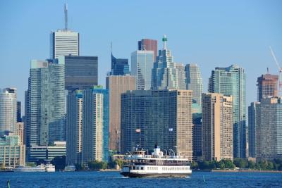 Explore the Daytime Toronto Skyline: Free Download of Stunning Stock Photos